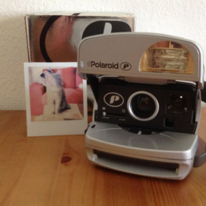 Polaroid P600 silber mit Blitz