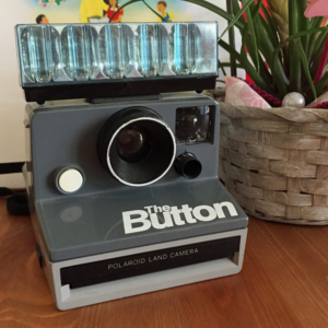 Polaroid Land 600 «The Button»