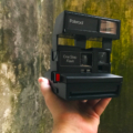 Polaroid «One Step Flash» mit Blitz und Film